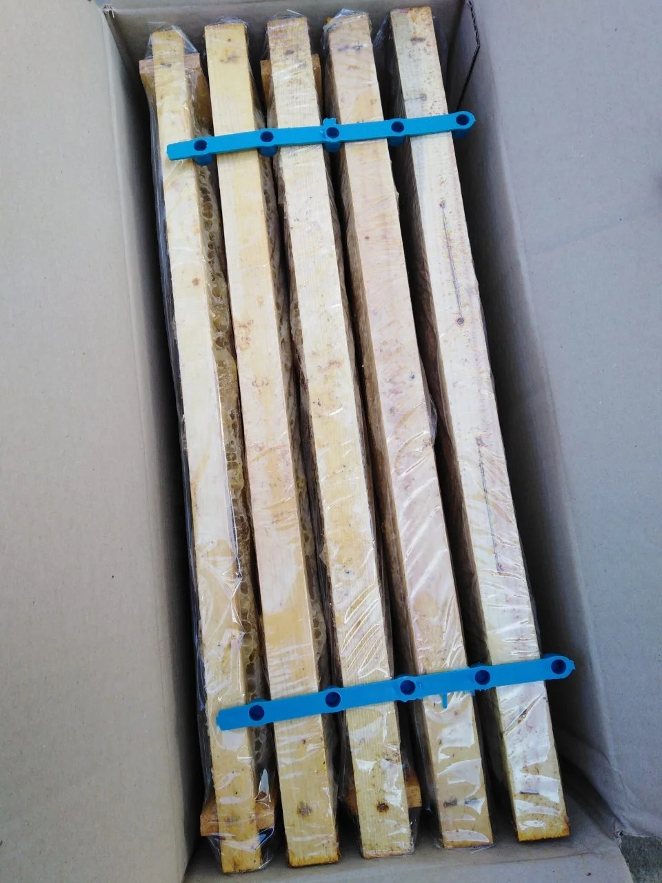 
100% NATURAL HONEYCOMB 