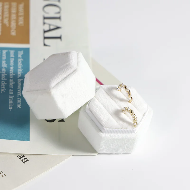 Wholesale Mini Jewellery Case Portable Ring Earring Necklace Storage Organizer Custom Pu Leather Small Jewelry Box for wedding