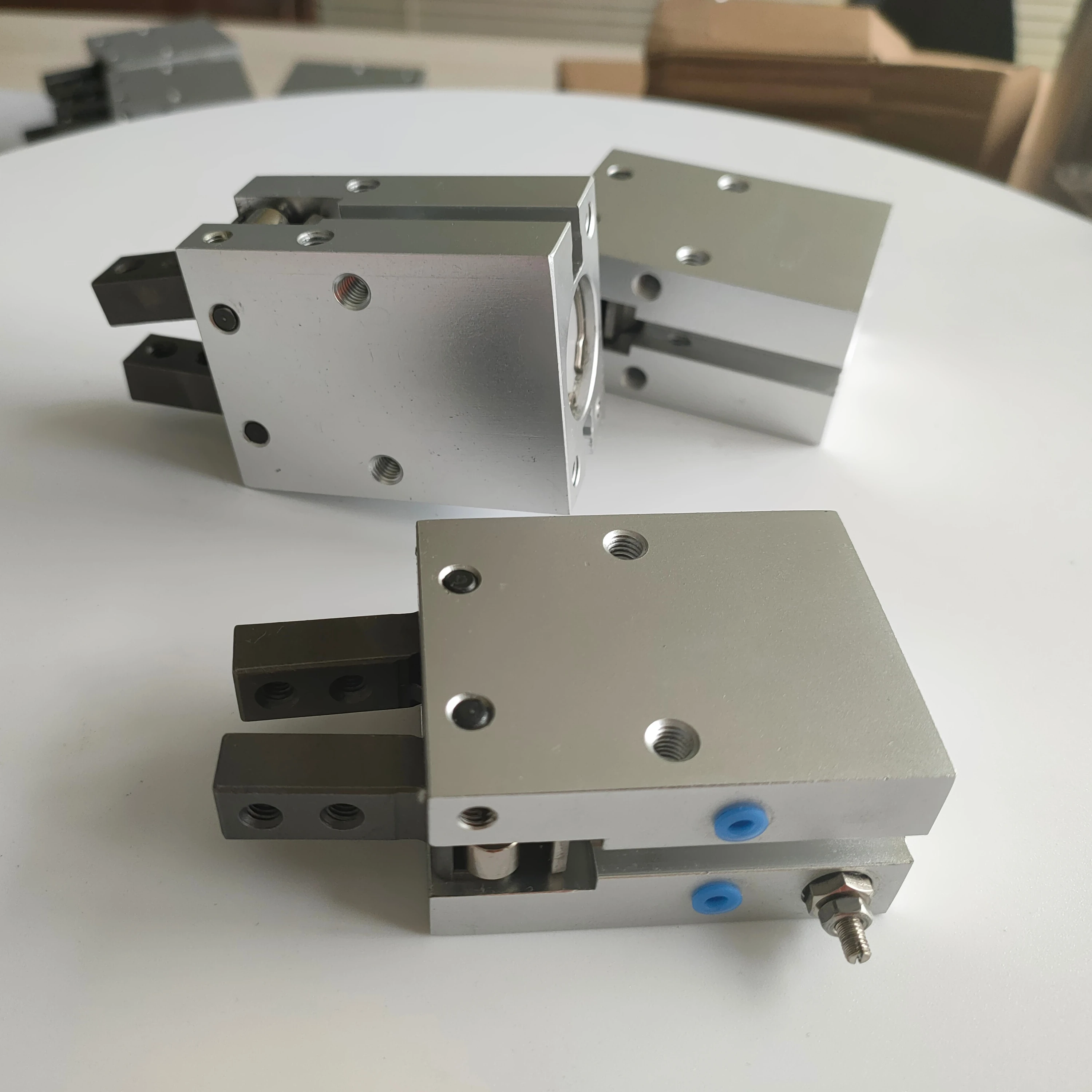 Hot Sale SMC type MHC2 Series MHC2-20D  Finger cylinder MINI Pneumatic Cylinder