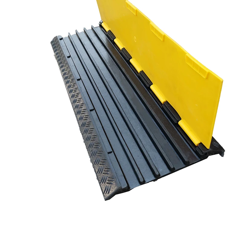 Пятиканальный защитный кабель резиновый лежа