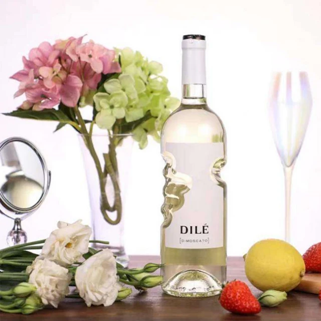 750ml Angel Hand Red Wine Bottle Creative Decoration Wine Glass Bottle with Cork for Champagne