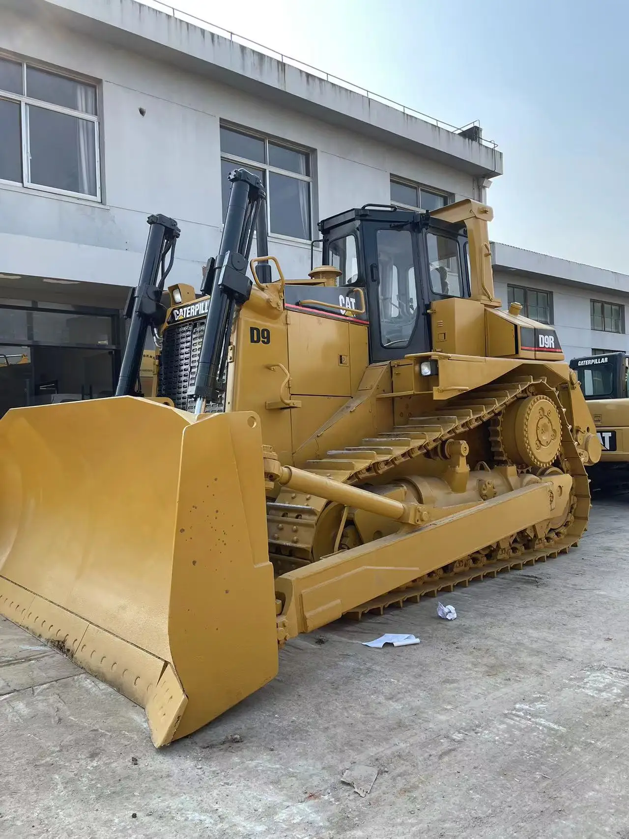 Free Shipping Caterpillar Secondhand D9R Bulldozers with Good Price Used Cat D6G D7R D8r D9R D12 Bulldozers in Shanghai
