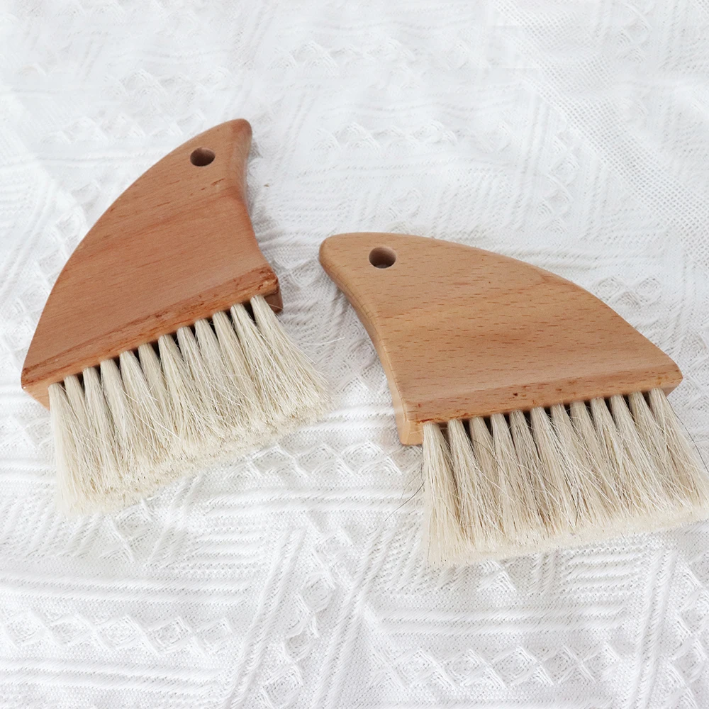 Factory Supply Free Custom Logo Shark Fin Wooden Handle Genuine Soft Horse Hair Beach Sand Remover Brush for Cleaning