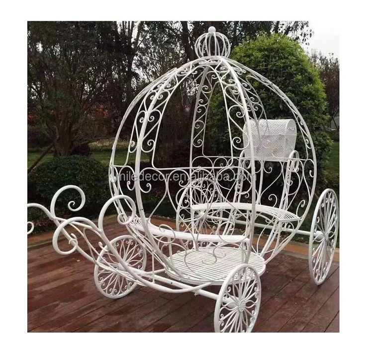 Luxury Wedding Props White Metal Cinderella Carriage Royal Princess Cinderella Pumpkin Carriage