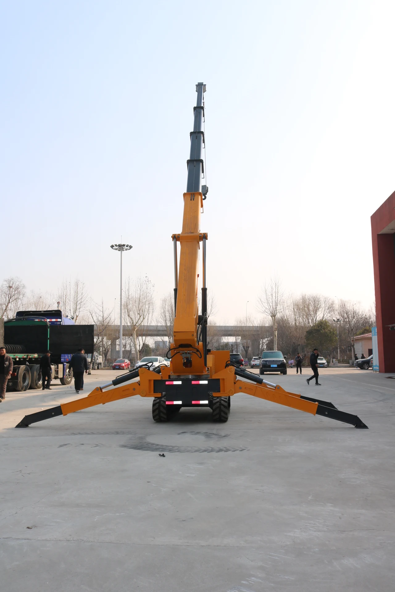 2024 Hot Selling Small Diesel Crawler Spider Crane Hydraulic 360 Degree Rotating Spider Crane Applied To Construction
