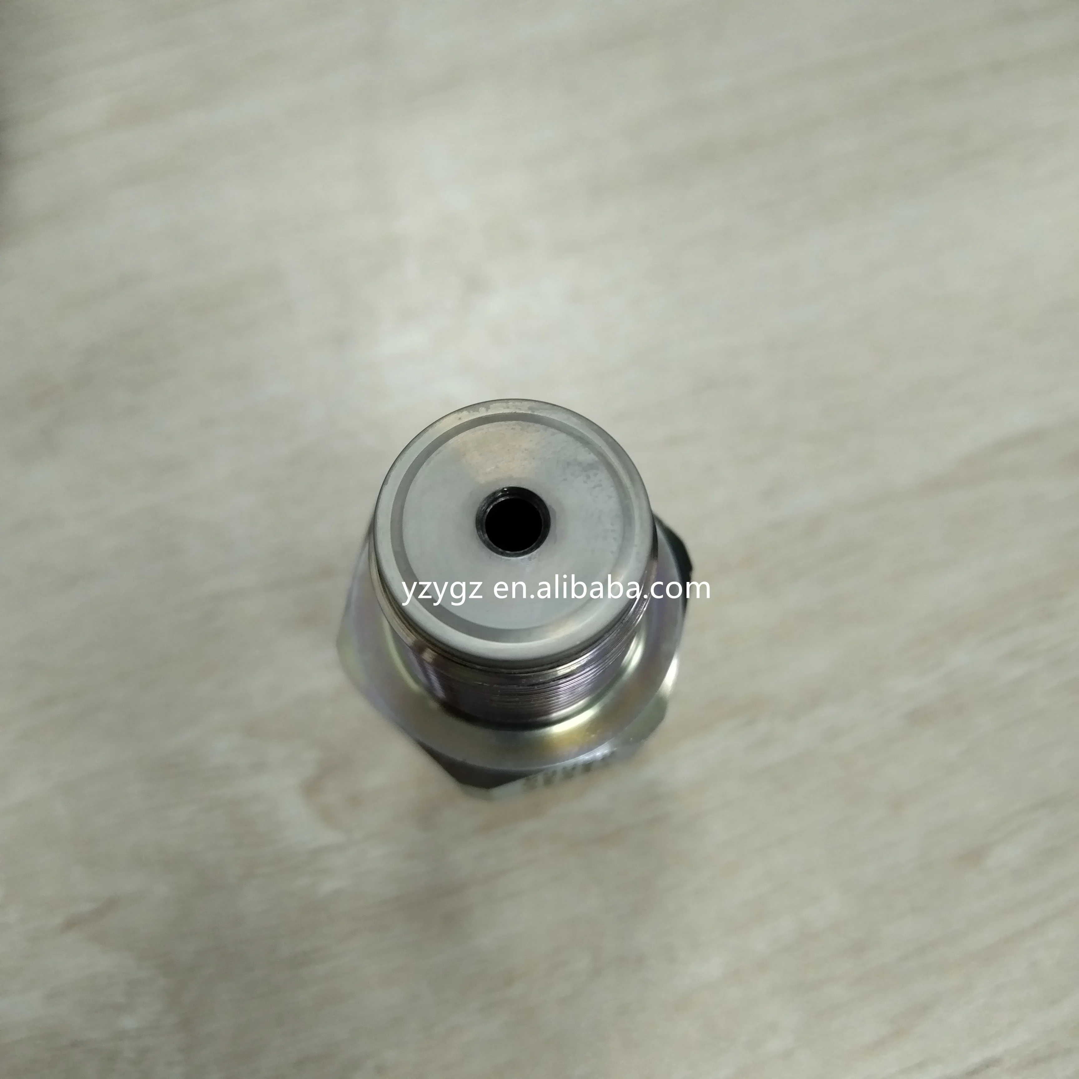 High Quality 4HK1 6HK1 Common Rail Fuel Pressure Sensor 499000-6131 499000-6160 499000-6141 898119-7900 for Isuzu Parts