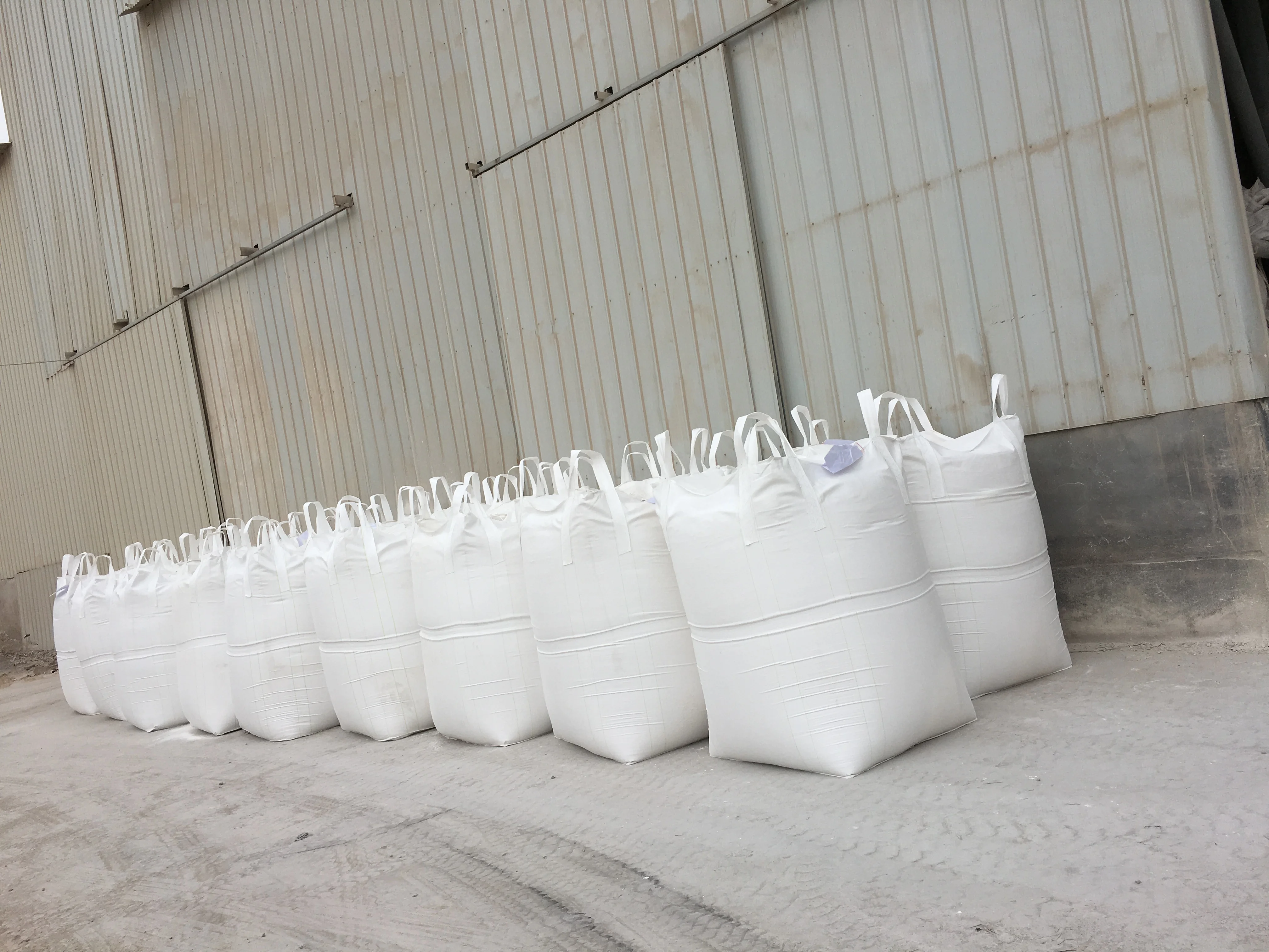 China Lime Plant supply Wholesale White Hydrated Lime powder CaOH2