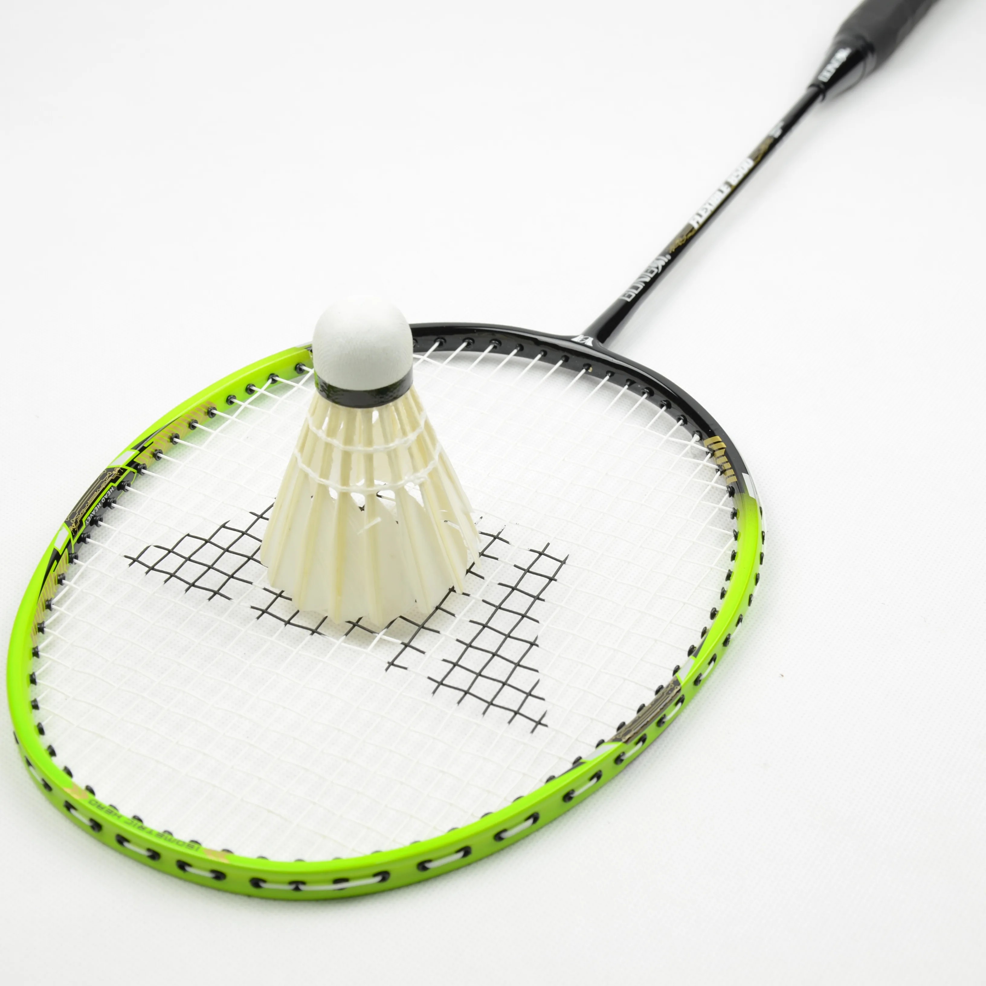 GONGXI  Wholesale High Quality Lawntex String Weight 95+/-3g  String Tension 18-22bs 8500 Badminton Racket