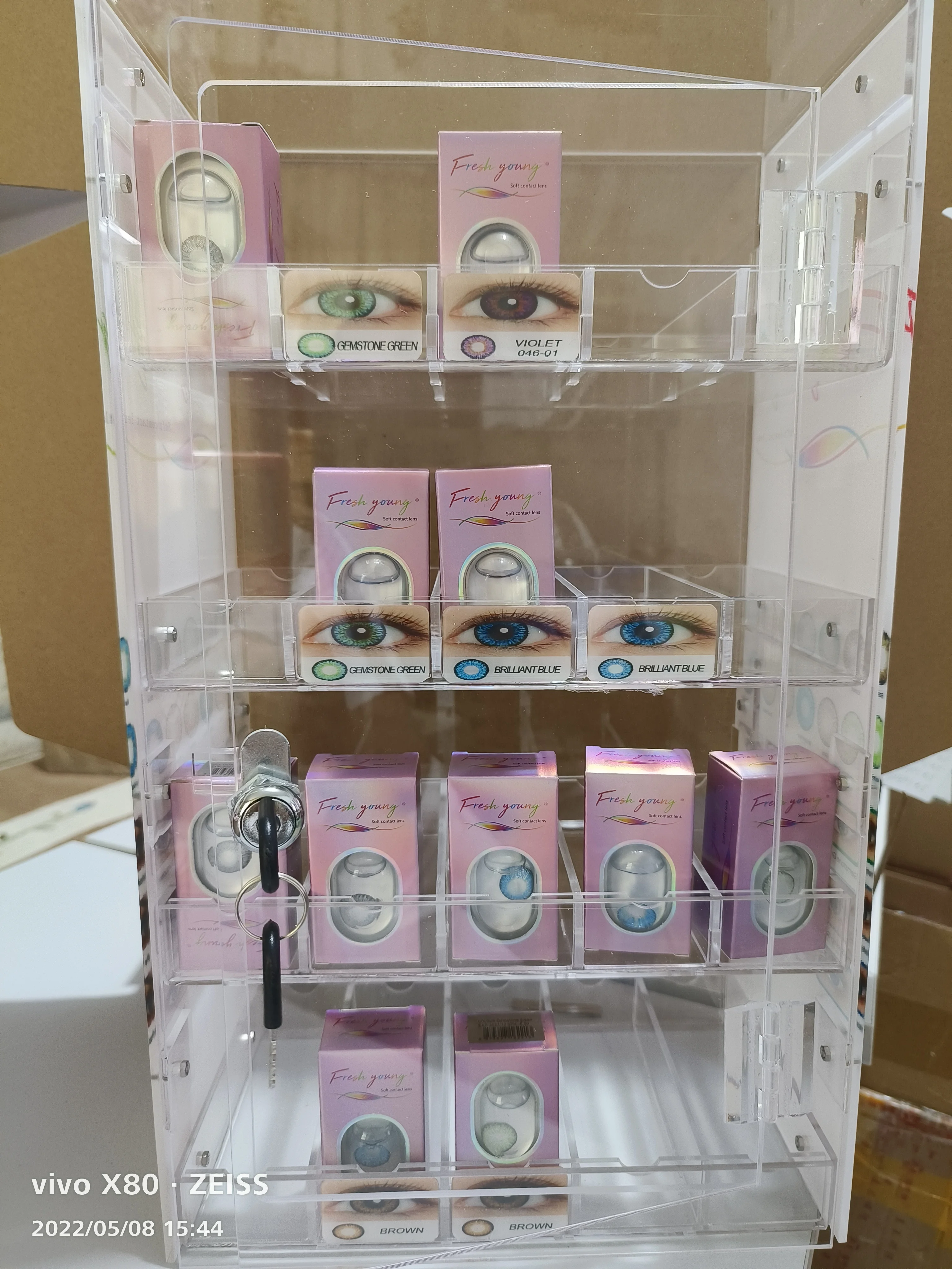 Display + 80 pairs/batch or with display +20 per layer/batch color contact lens promotion can be customized LOGO