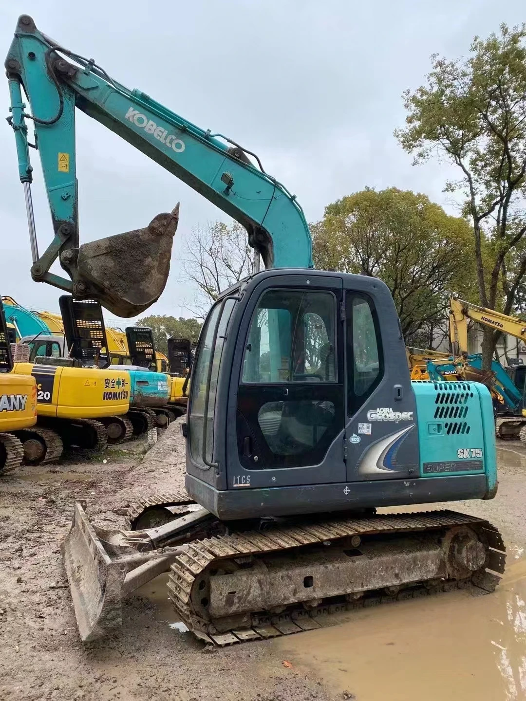 Японский небольшой экскаватор kobelco 75 7 тонн 8 готовый к отправке SK75 SK75SR SK75-8 мини-экскаваторы