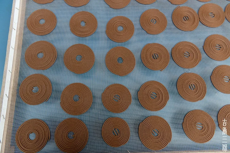 
small model mosquito coil machine/sandalwood coil winding machine/ spiral incense winding machine 