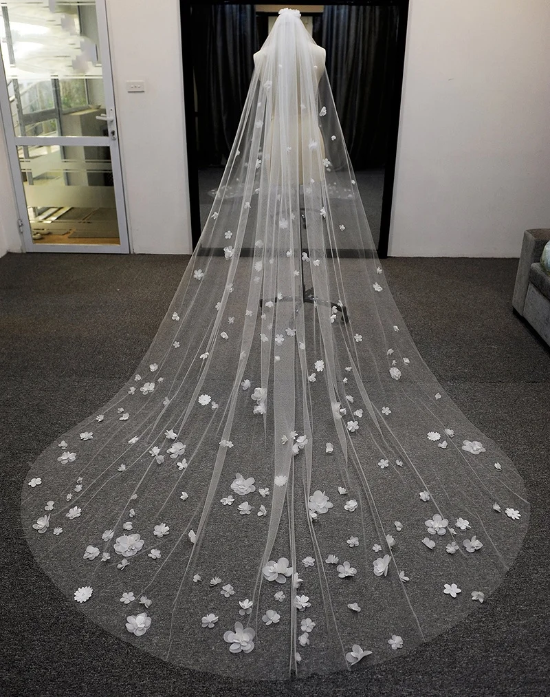 Good Quality Pink Ivory 3D Florals Embellishment Long Tulle One Layer Bride Wedding Veil