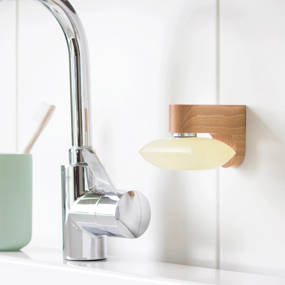 2024 Wood magnetic soap holder Wooden Magnetic Soap Case Holder with Magnet Sucker