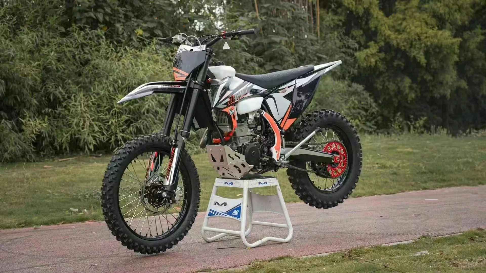 Motocross 250cc 300cc 450cc Automatic Enduro Motorcycle 4-Stroke Engine Mini Dirt Bike Customization