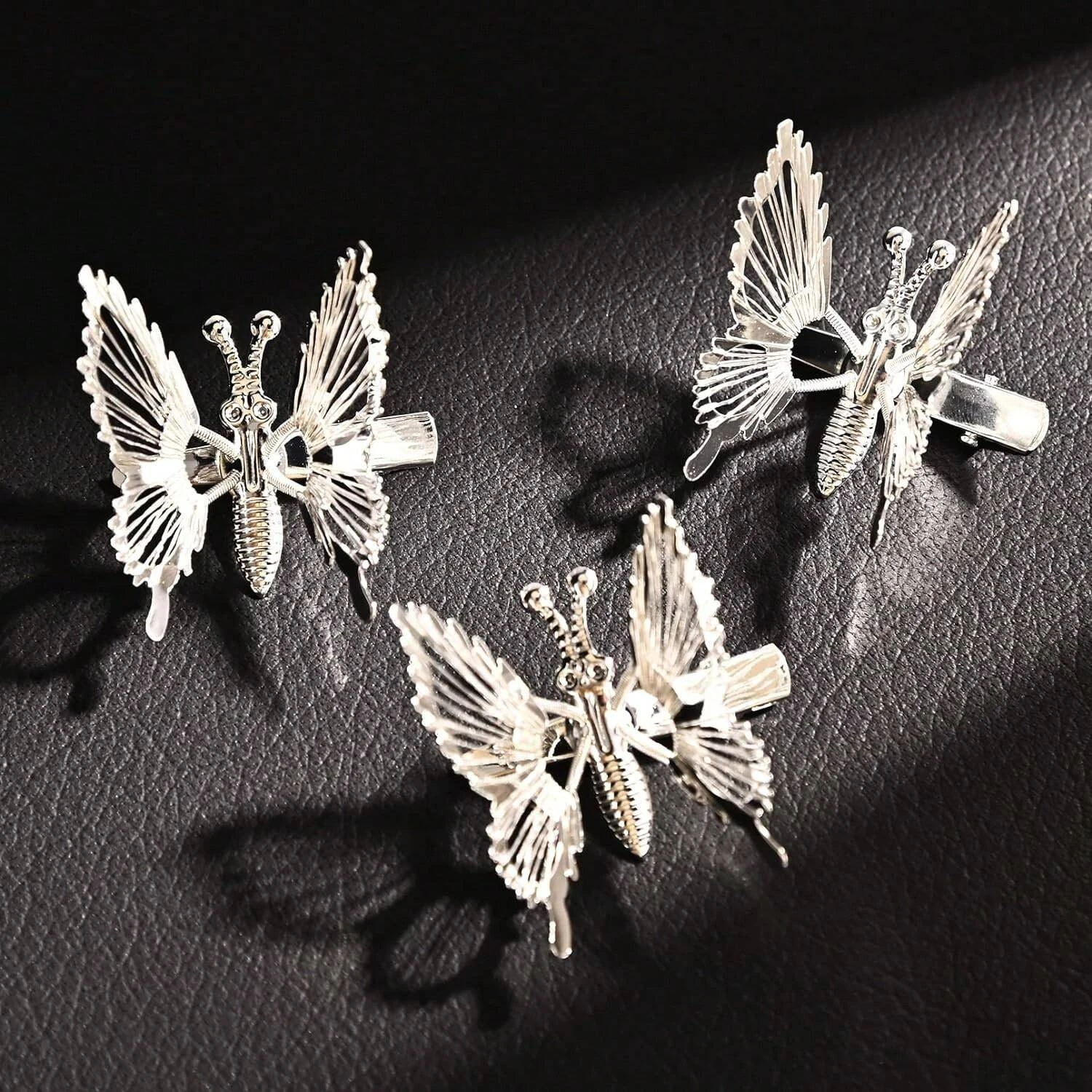 2 colors 3D Moving Butterfly Hair Clips Metal Silver Moving Wings Butterfly Hair Accessories 90s Hair Clips Barrette For Women