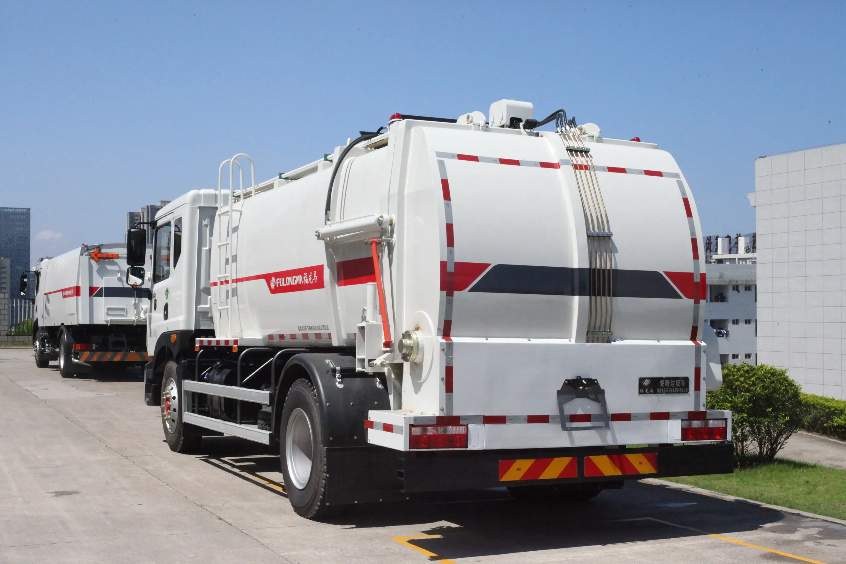 FULONGMA FAW Automated Side 18T Waste Loader 18000kg Garbage Car Compactor Trash Truck