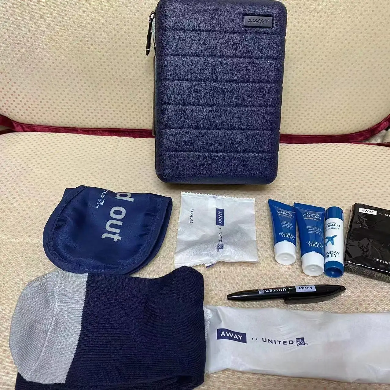 High Quality Airline Amenities Kit Bag with logo OEM Travel Kit Bag for First Class Travel Comfort Set for Airline Promotional