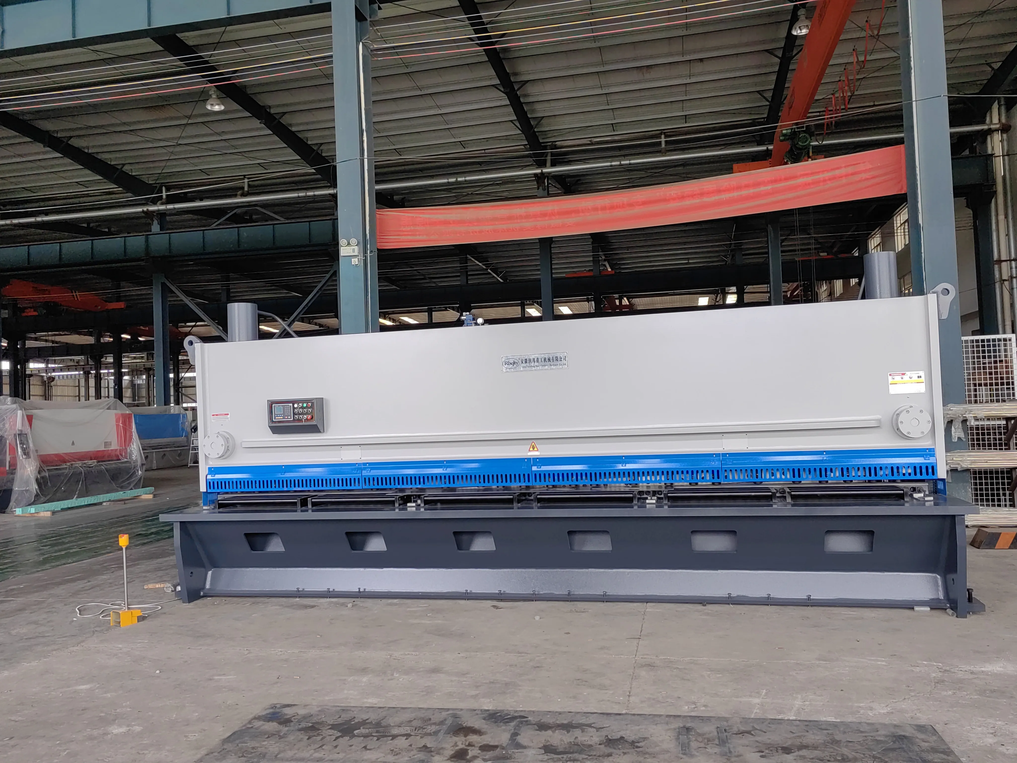 CNC hydraulic guillotine shearing machine sheet metal cutting machine 8*3200