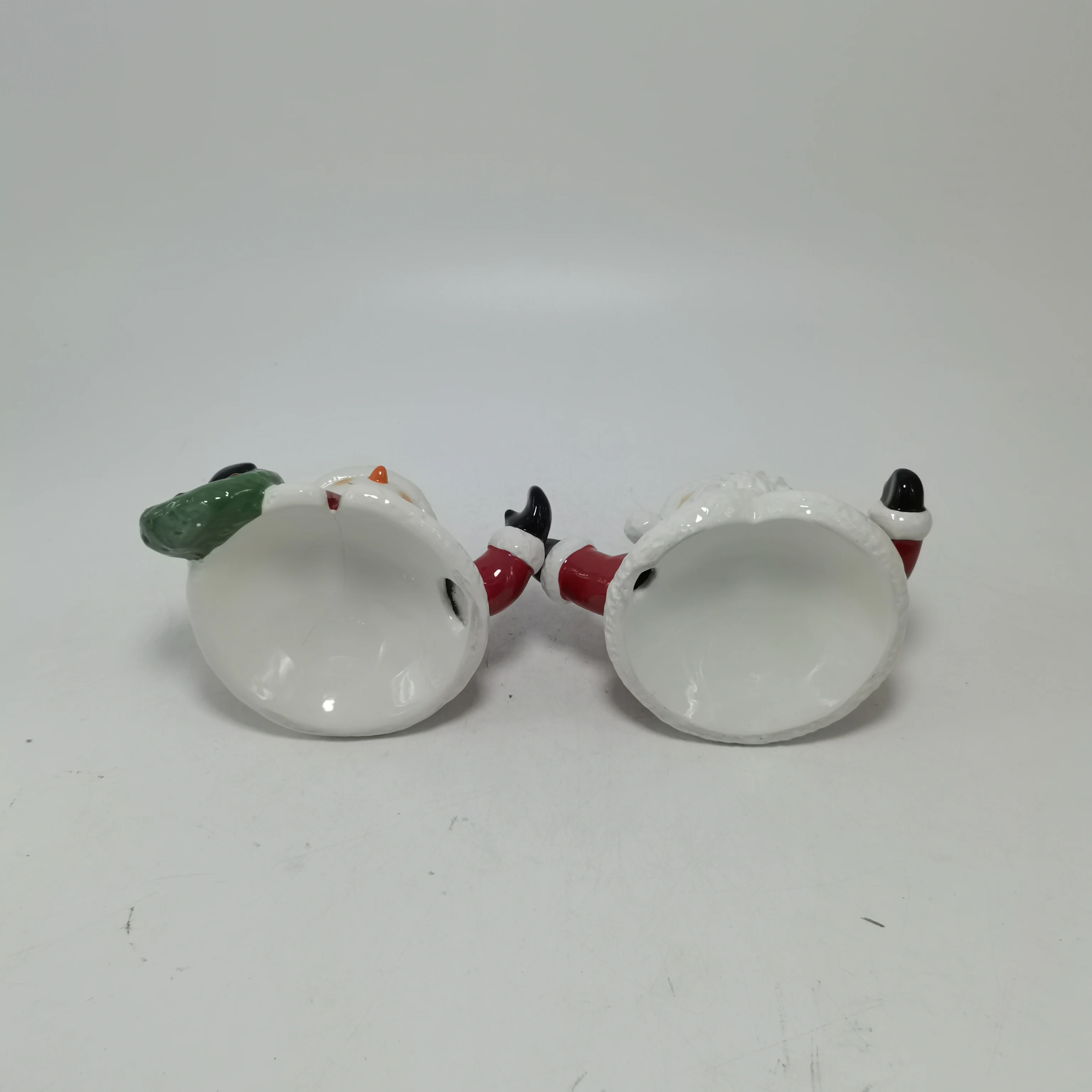 Latest design Christmas decorations party supplies Ceramic Santa Claus sculpture The bottom can be fitted with crystal ball