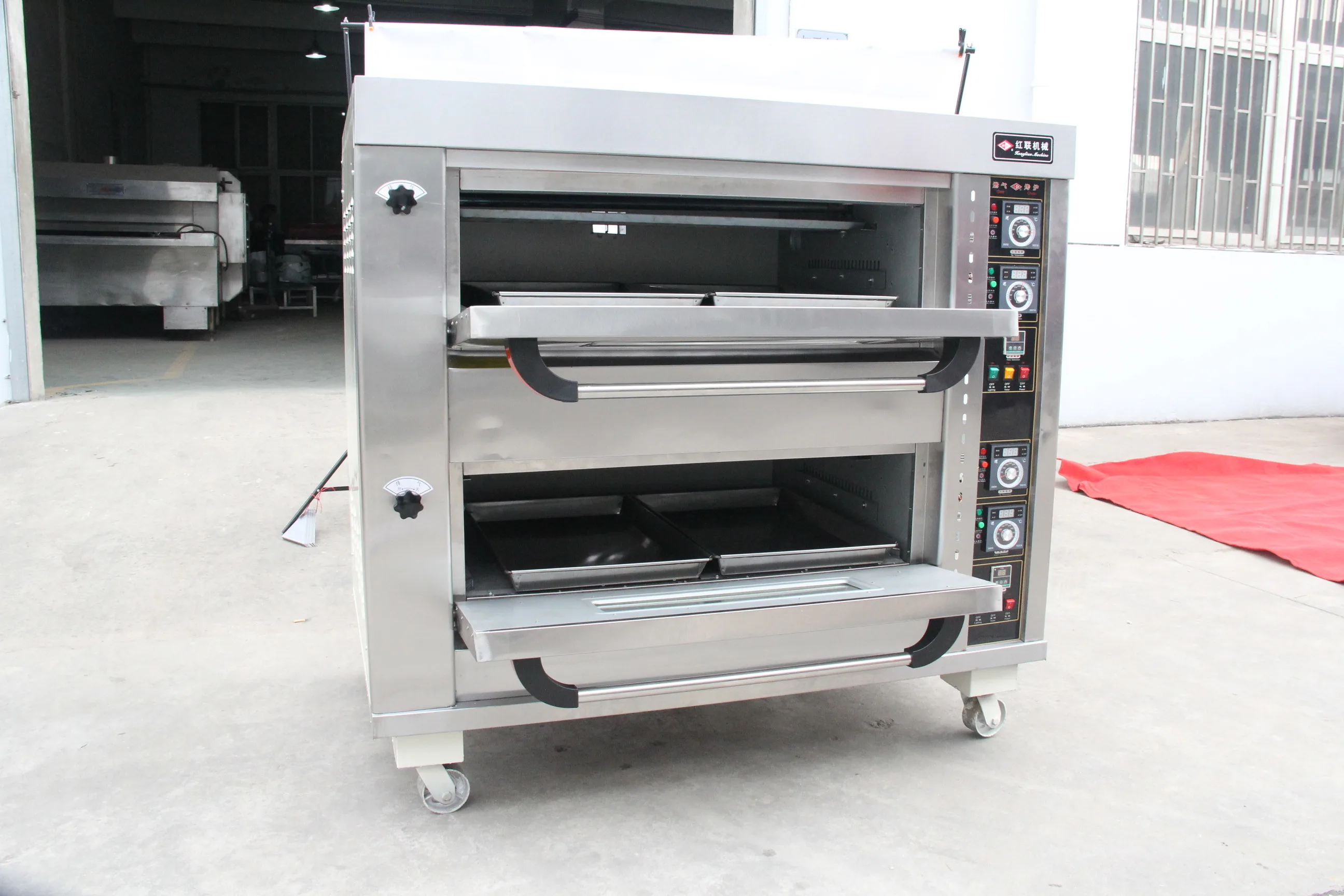 YXY-40 commercial good price  2 decks 4 trays gas oven  roasted for baking