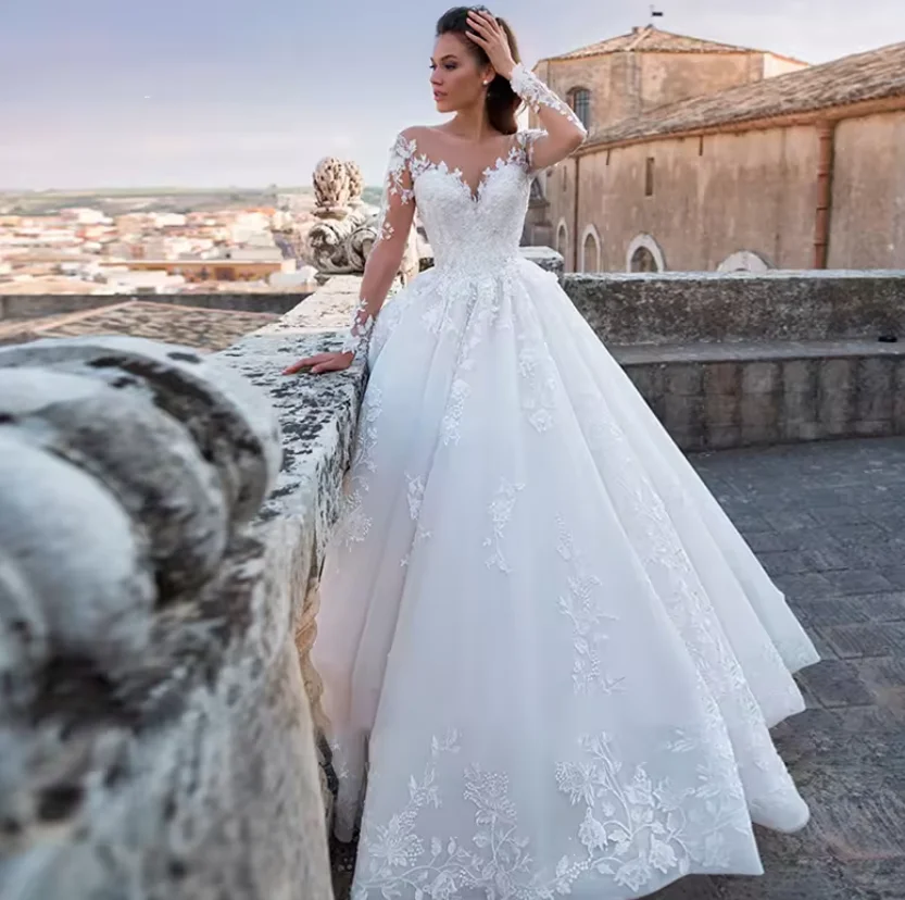 2024 Big Tail New Girl Women Wedding Dresses Bridal Gown Retro Sexy Tulle V-Neck Long Sleeve Wedding Dress