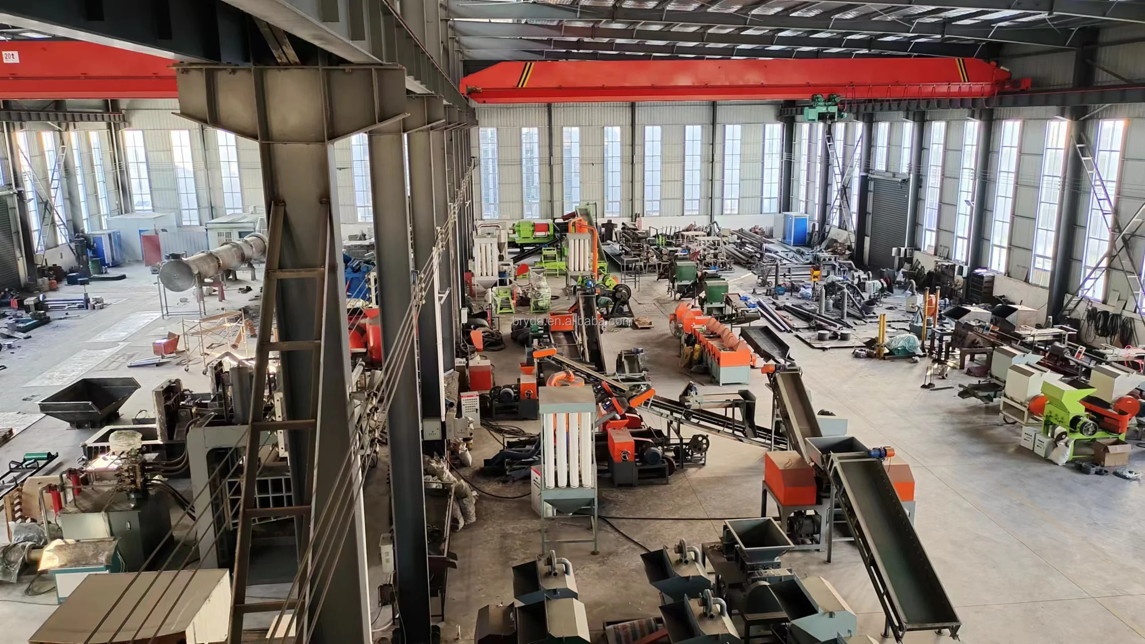 The jaw crusher is strong and durable, and can efficiently crush various hard ores.