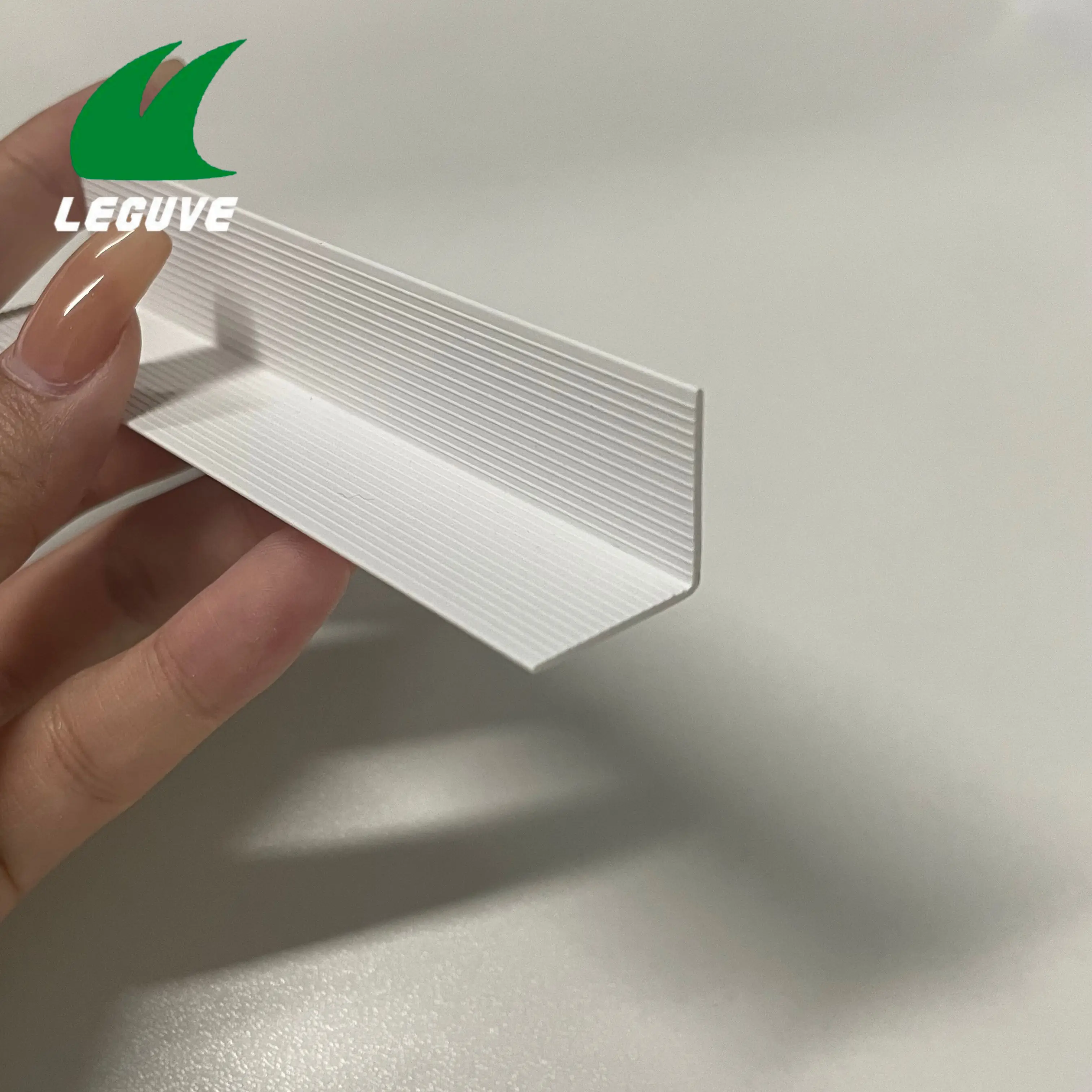 Leguwe Reliable L-Edge PVC Tile Trim - Plastic Corner Profiles for Wall and Floor Tile Edging and Protection pvc beading