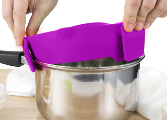 COOLNICE Hot Sale Fits all Pots and Bowls Dishwasher Safe Colander Silicone Clip On Strainers With 2 Clip