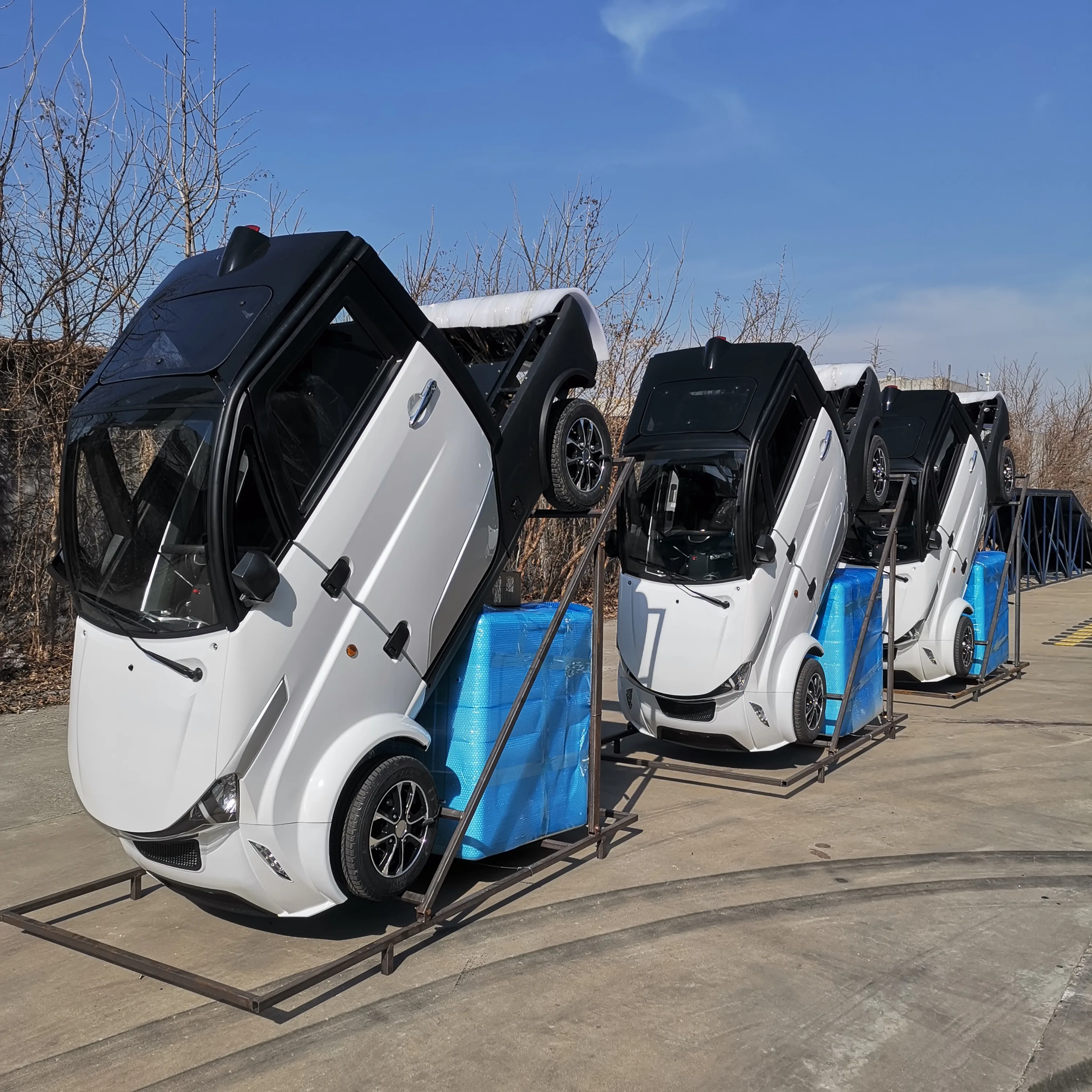 Runhorse EEC L7e electric 4wd mini utility truck