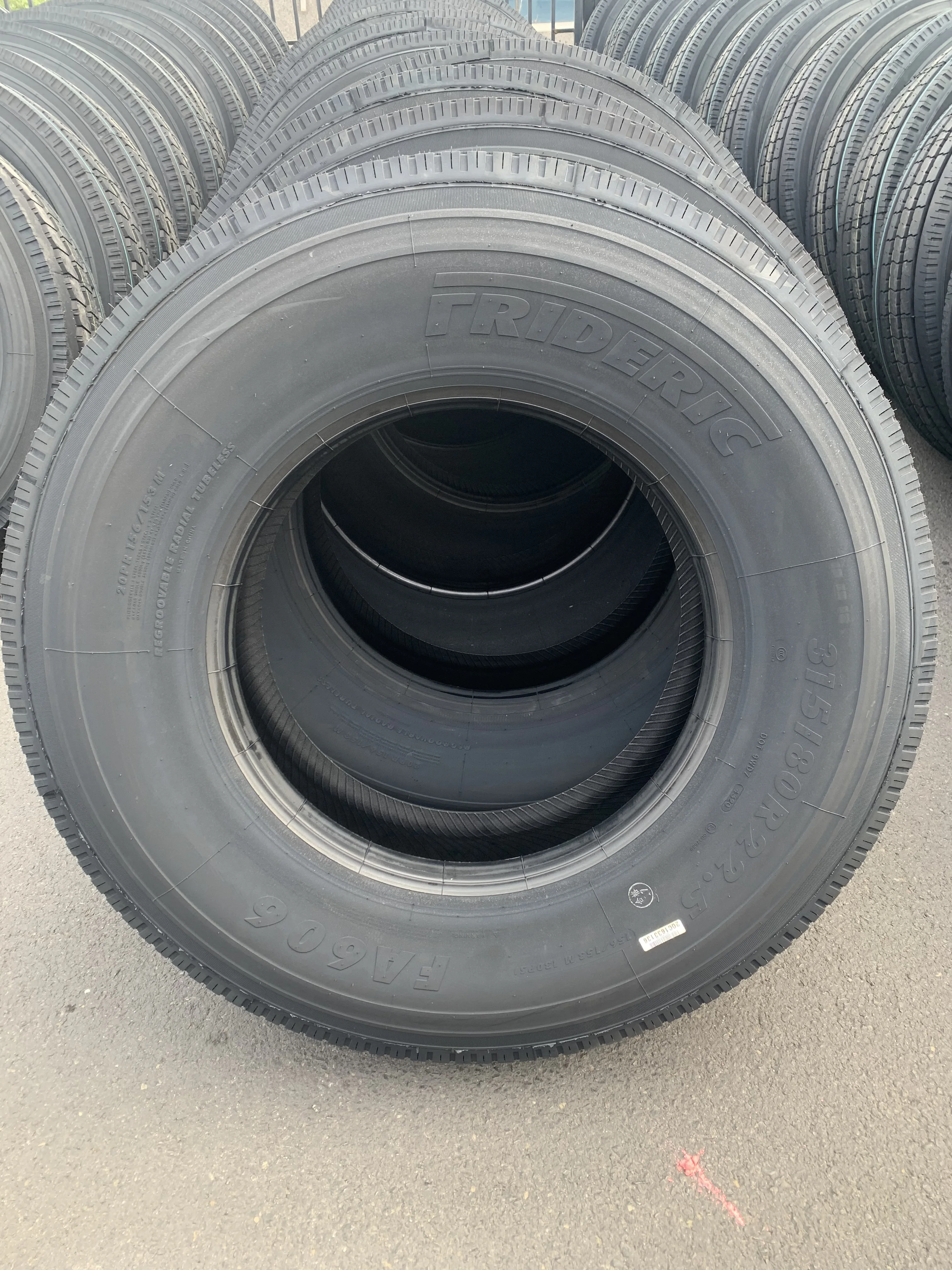 Шина Грузовая Бескамерная китайская CHILONG и FRIDERIC 315/80R22.5 с длинным