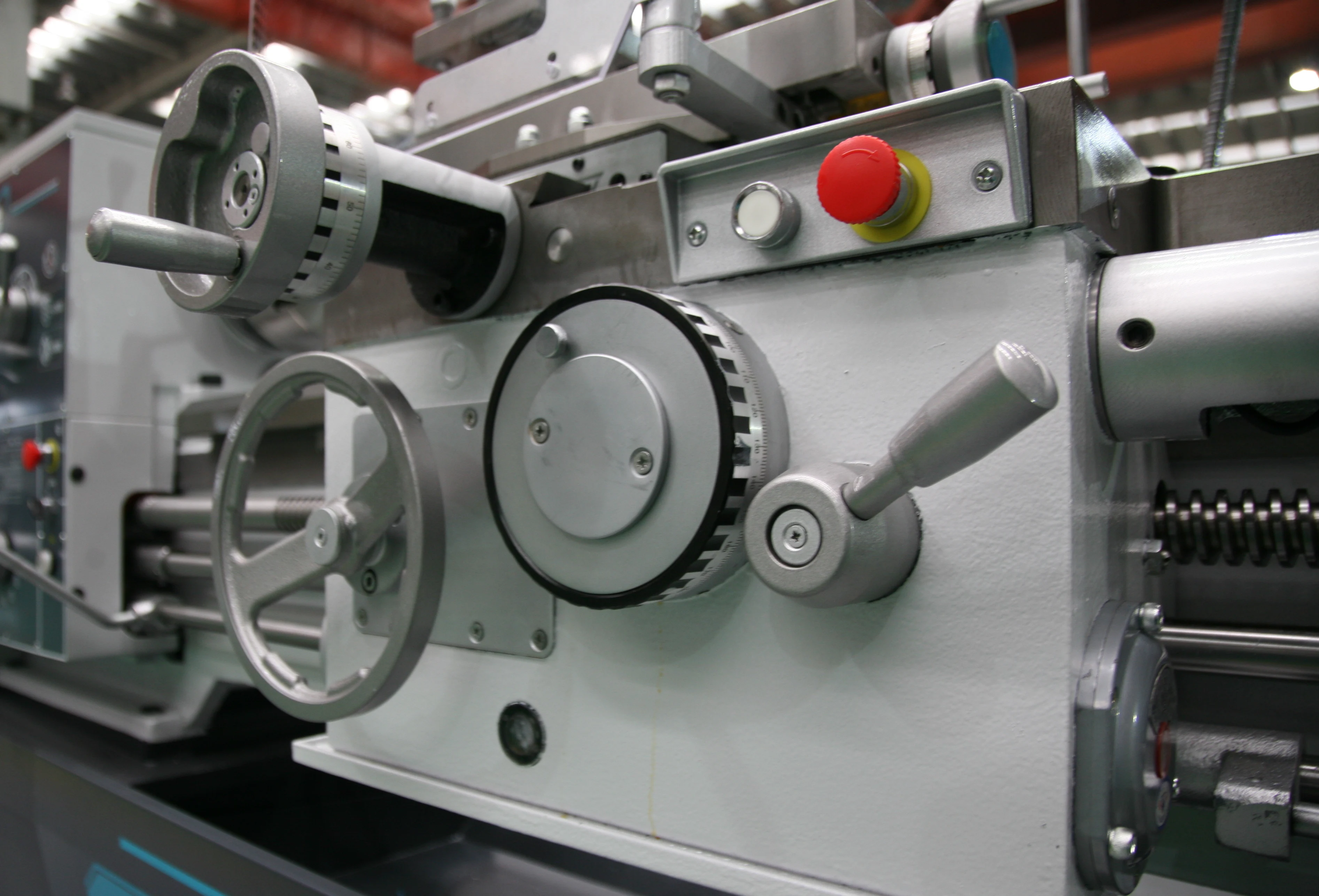 
High Precision Benchtop Digital Variable Speed Metal Lathe Mini Lathe 750w with Cheap Price 