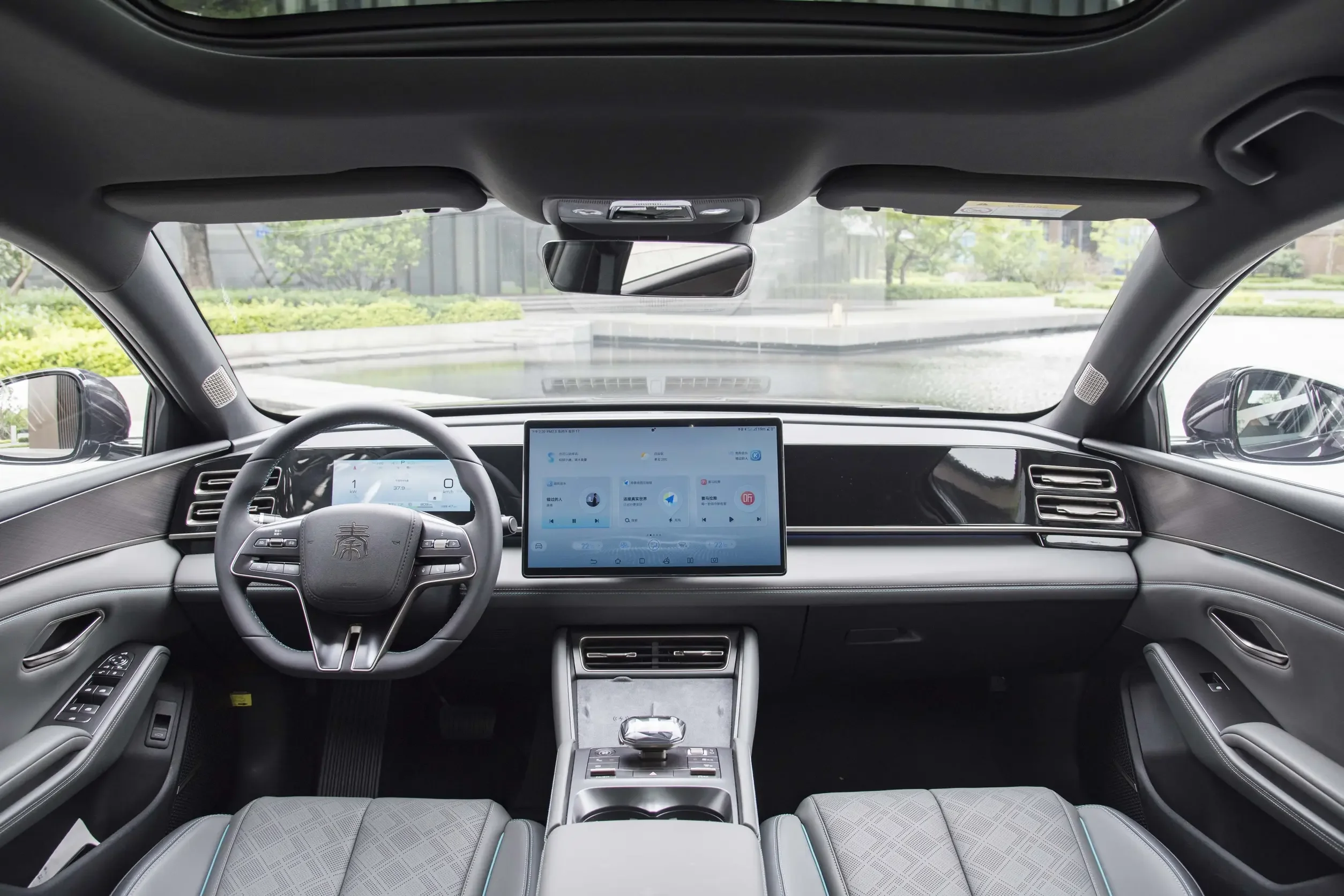 BYD QIN L DM-i 2024 80KM GLX Plug-in Hybrid E-CTV Infinitely Variable Speeds 1.5L 101 HP L4 Total Intelligence