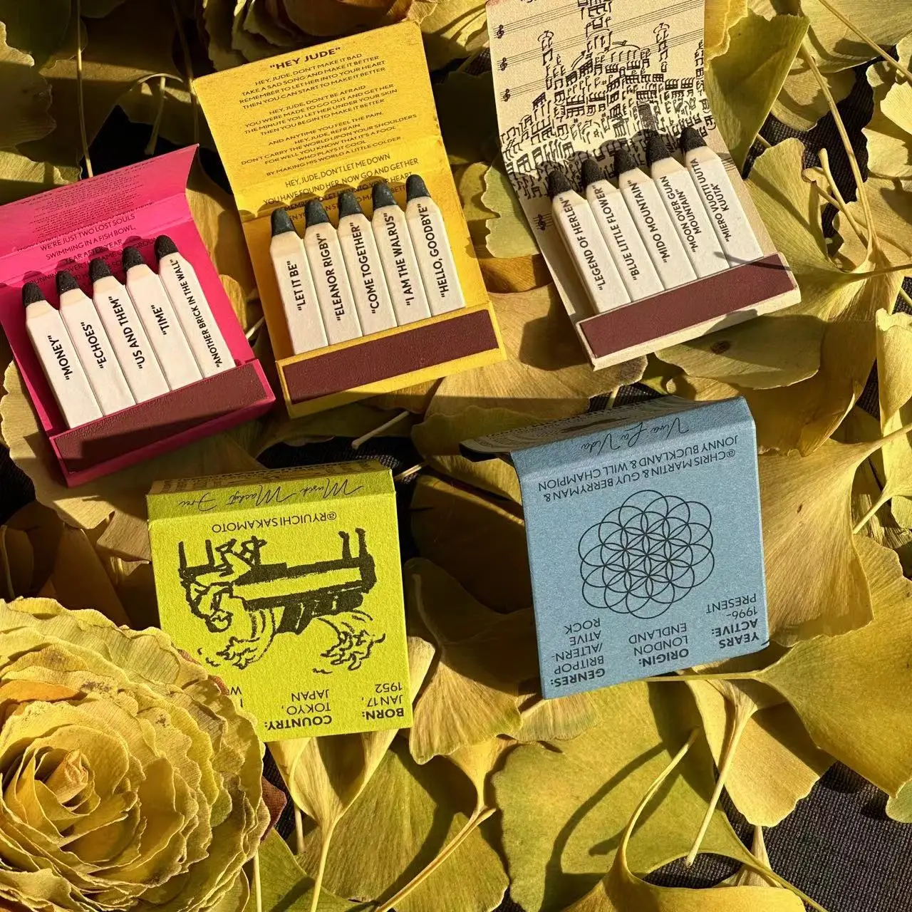 bulk holder luxury safety matchbook lower MOQ home decor colorful custom match books