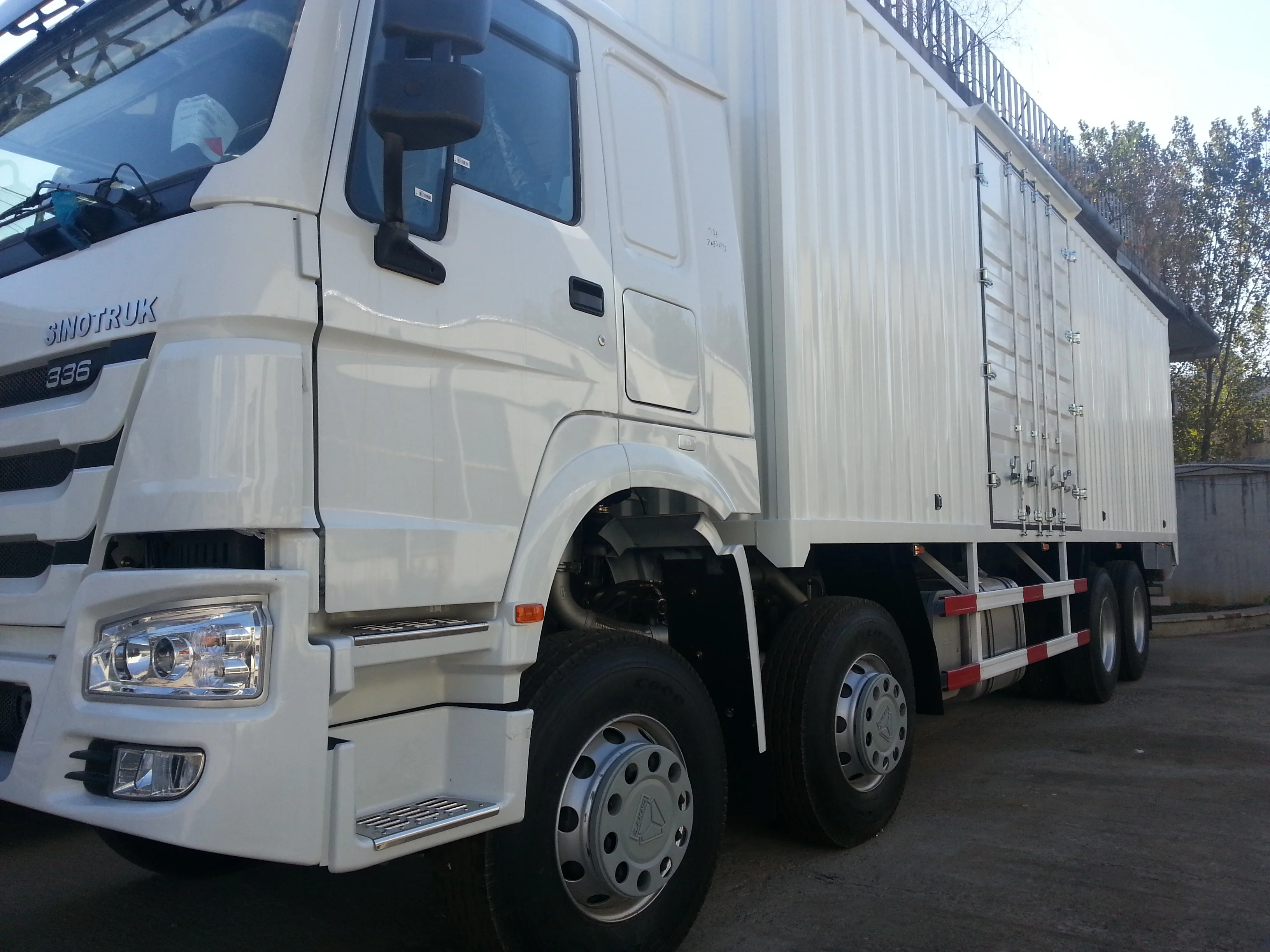 Грузовик фургон cargo т 40 t HOWO 50M3 12 wheels