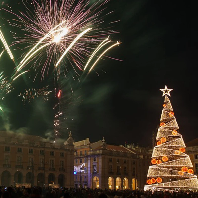 Artificial spiral outdoor commercial lighted large giant christmas tree for Mall decoration