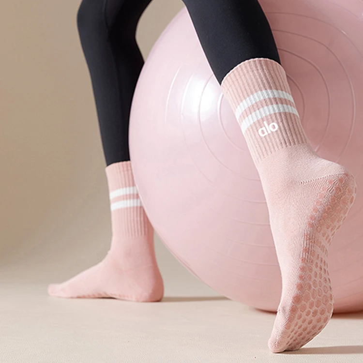 al o  High Quality Low Moq Custom Logo Solid Socks Custom Colorful Men 100%Cotton Crew Socks