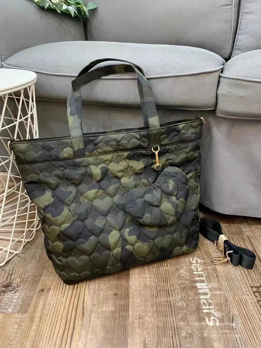 Hot selling classy Camo printing women Nylon tote bag large capacity fashion fabric shoulder bag with small pouch