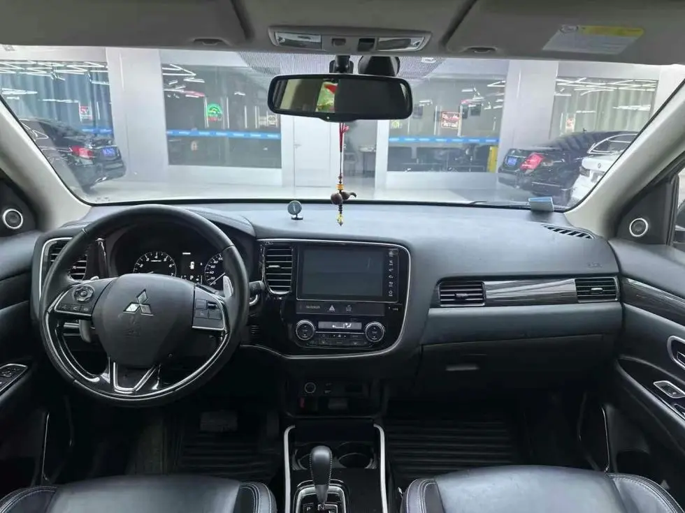Wholesale 2020 Mitsubishi Outlander 2.4L taxi driving school online car-hailing used cars second hand prices cars