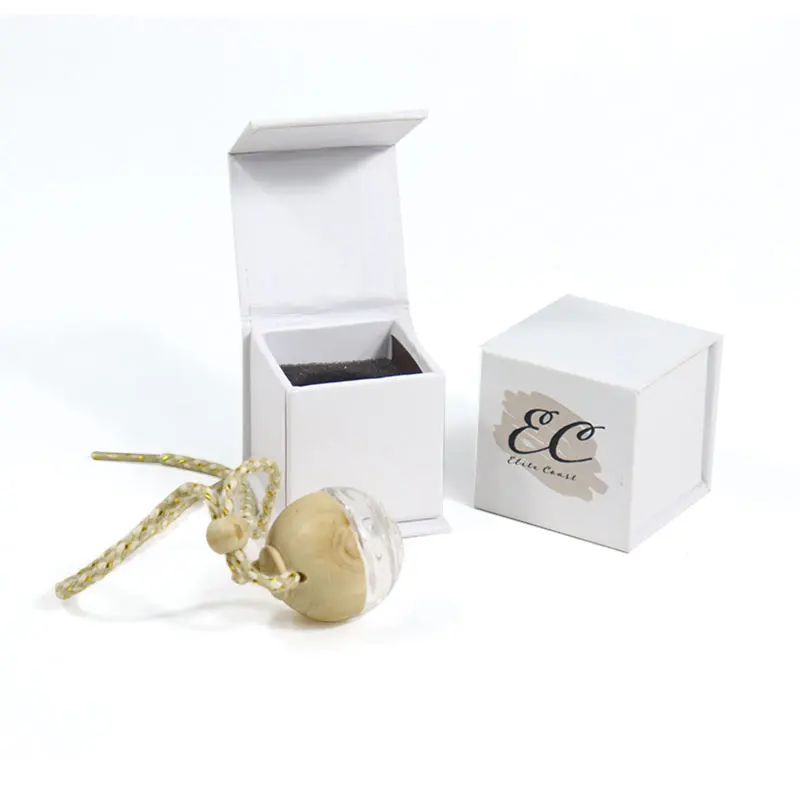 Wholesale 5ml 8ml Wooden Cap Car Diffuser Empty Hanging Car Perfume Frosted Bottle With Paper Magnetic Packaging Box