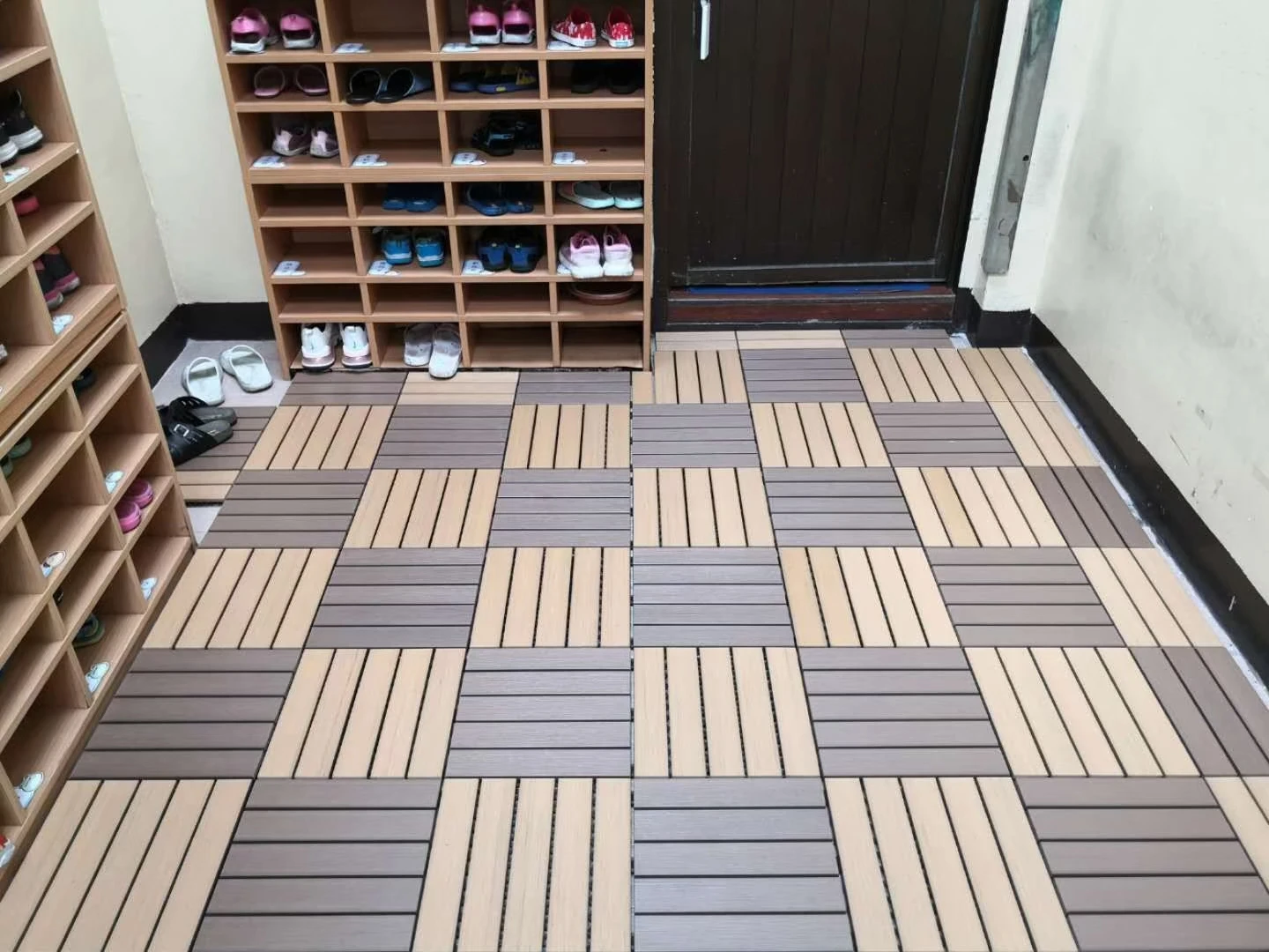 High quality interlocking outdoor deck tiles wpc terrace decking board
