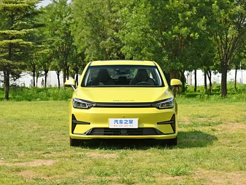 Driving On The Left Beijing EU5 PLUS 2023 R500 Premium Travel Version Range 416km