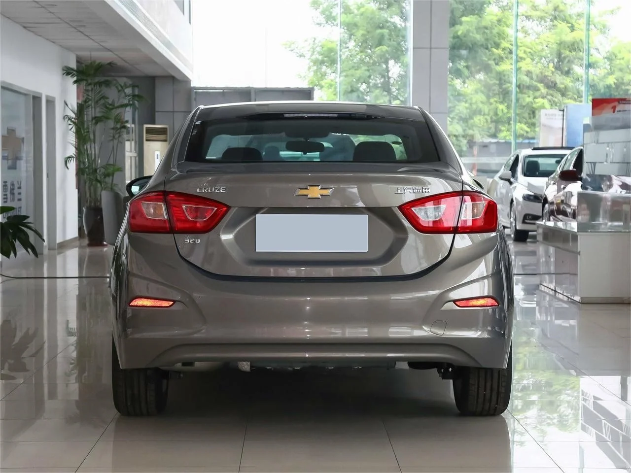 Chevro-Let Cruze Car Sedan Automatic Gasoline Sedan Chinese Used Car in Stock