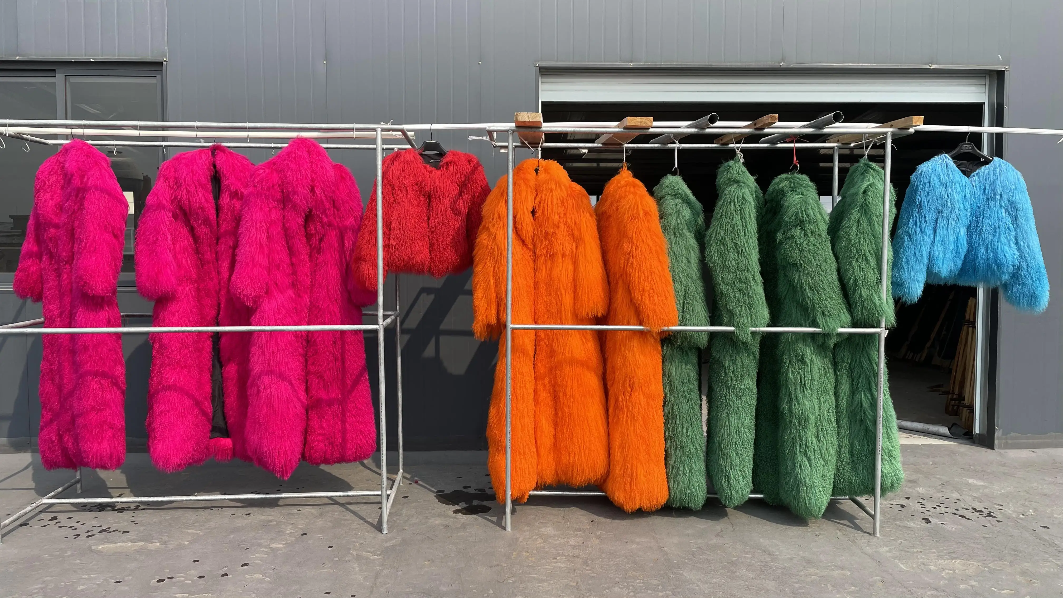 Big Size Hot Sell Fashion Winter Fur Overcoat Sheep Mongolian Fur Collar Long Coat For Men