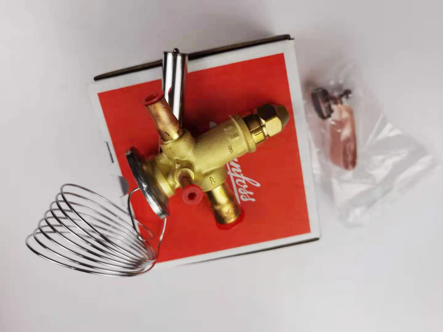 High quality 067N2154 TGE R22/R407C refrigeration thermostatic throttling expansion valve thermal expansion valve