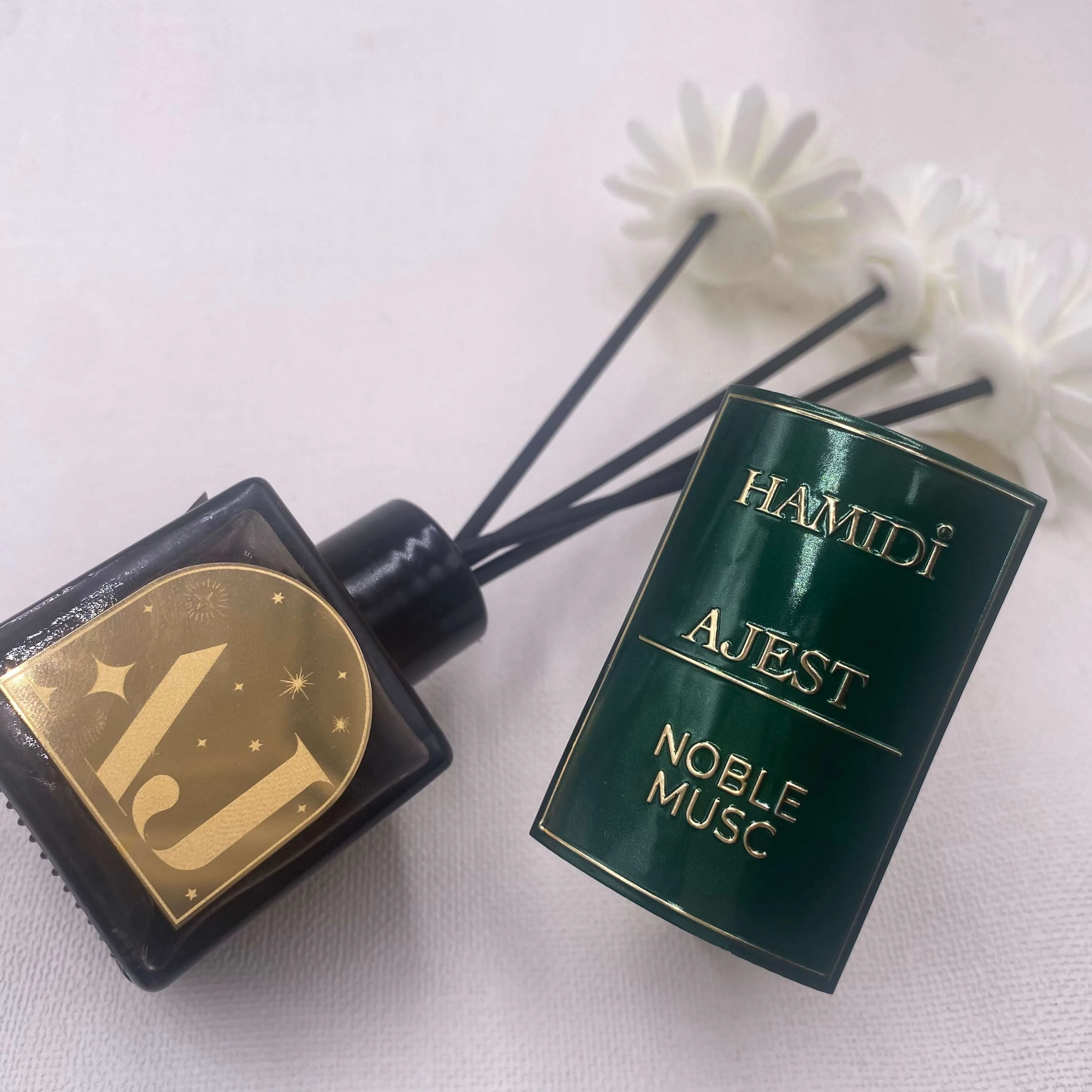 High-End Custom Cosmetic Perfume Bottle Packaging Labels Green Label Design Brand 2024 Popular aluminum perfume label