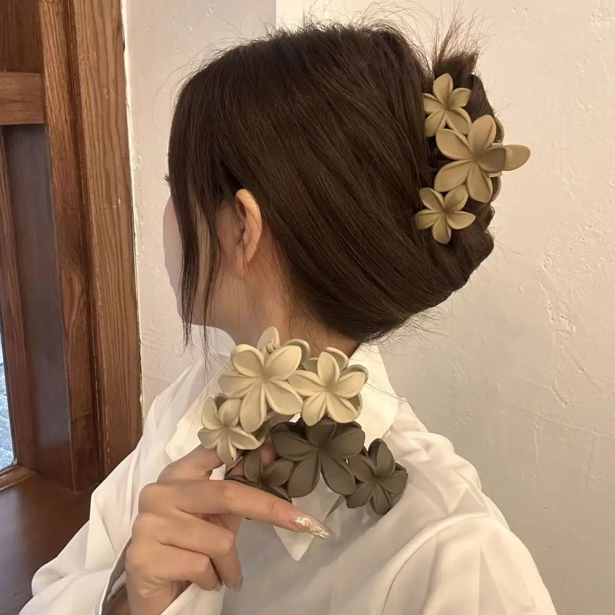 Hot Sale Big Size Claw Clip New Summer Women Flower Hair Claw Clip Solid Color Hair Clamp Wholesale Matte Plastic Hawaiian Beach