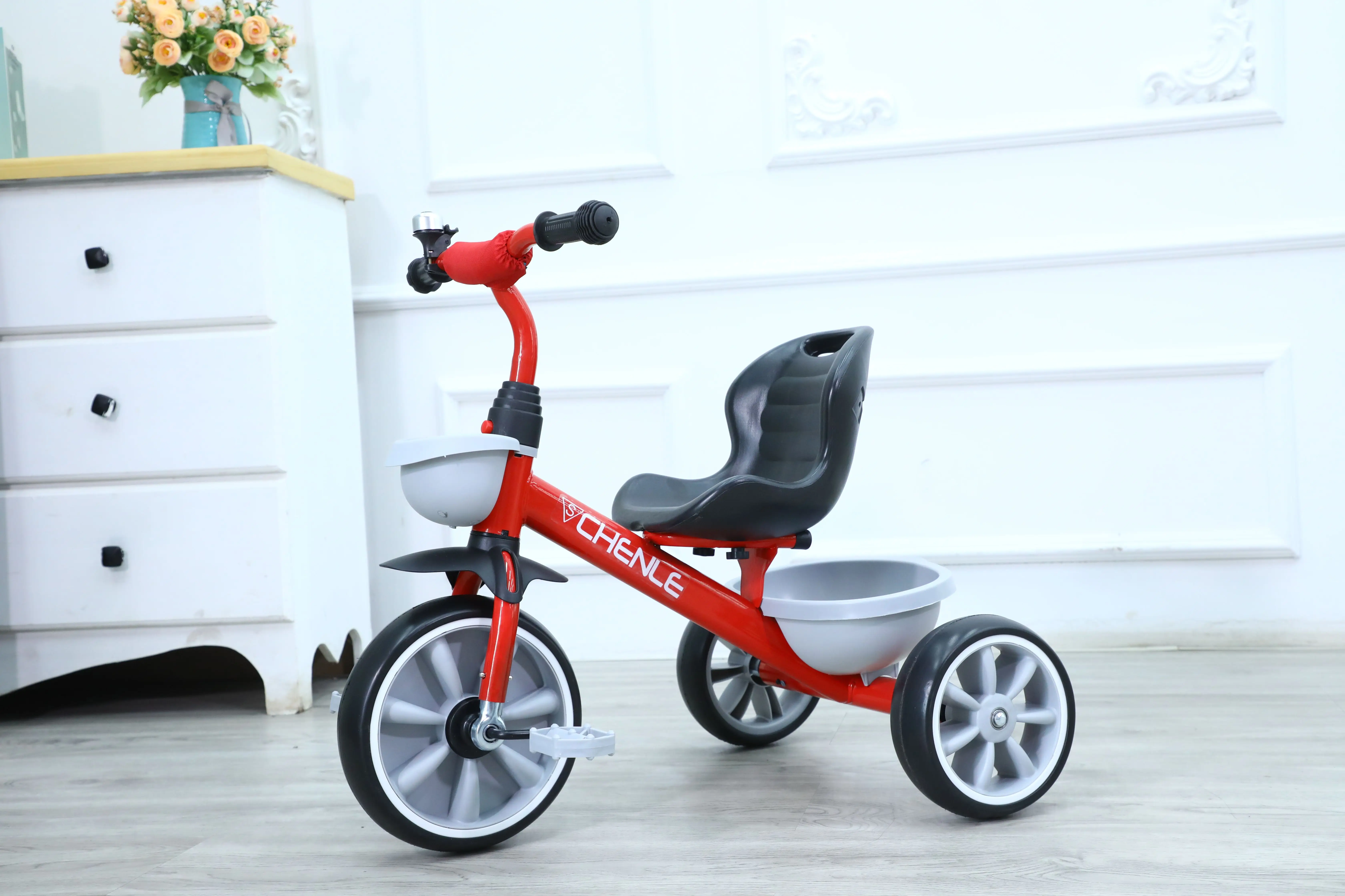 Горячие продажи 3 колесный детский металлический каркас трехколесный велосипед езды на автомобиле для малышей и детей постарше