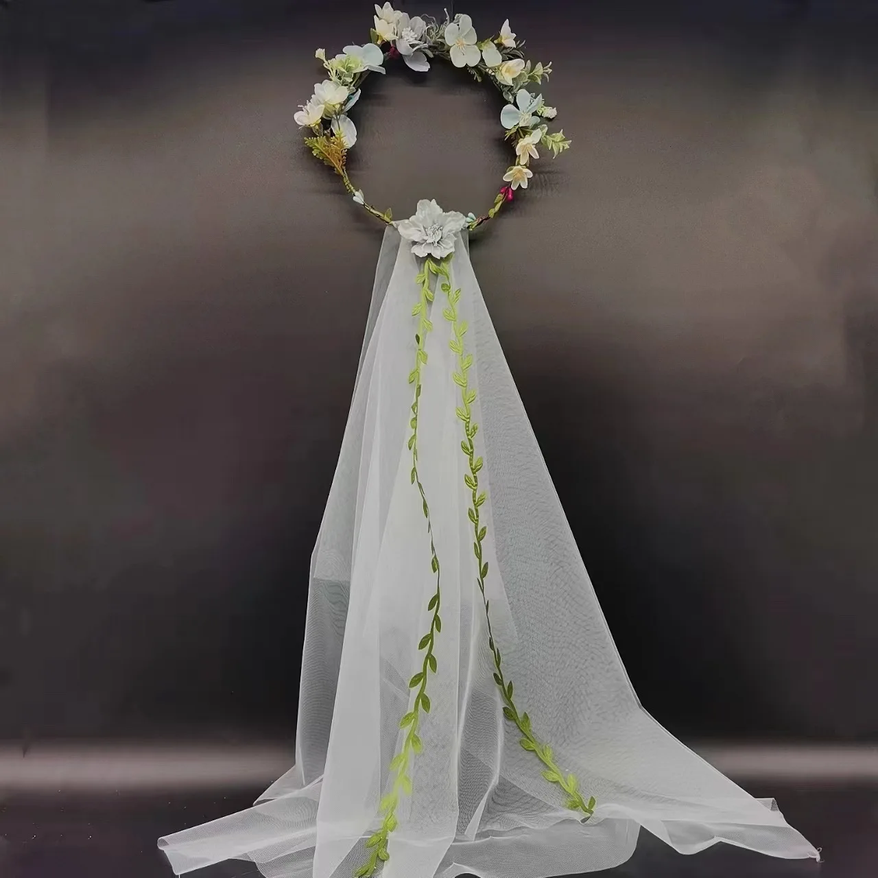 Europe and the United States Wreaths Bridal Gauze Handmade Rattan Veil Photo Sensen Tied Wreaths Headdress
