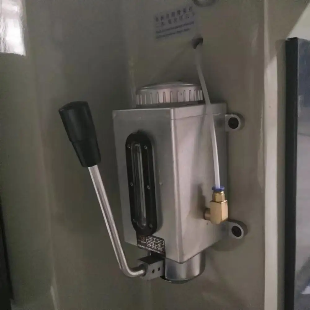 Manufacturer sells M618 manual surface grinder