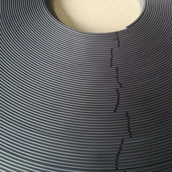 
The factory sells super high quality rubber magnet 